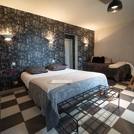 O'domaine St Ferreol Couette-café Chis